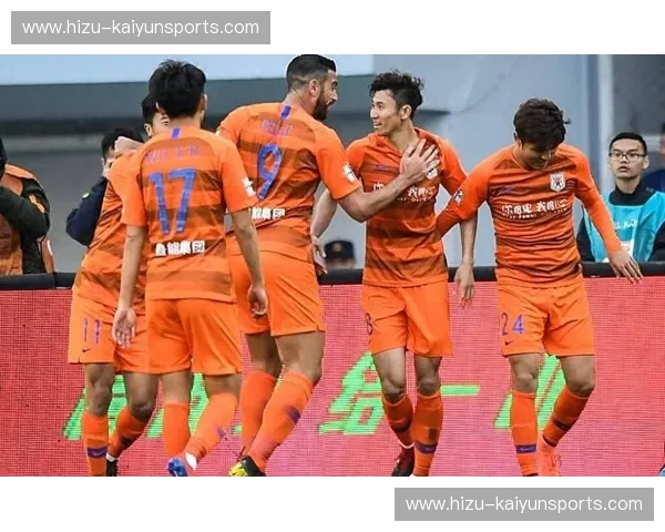 绿茵史诗，激情回响：上港vs鲁能经典之战深度回放